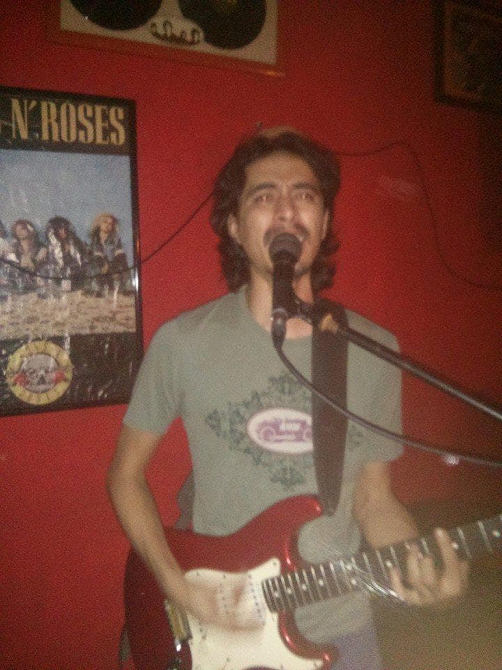 friend_and_guitar_idol_charly_from_tequila_rush gear