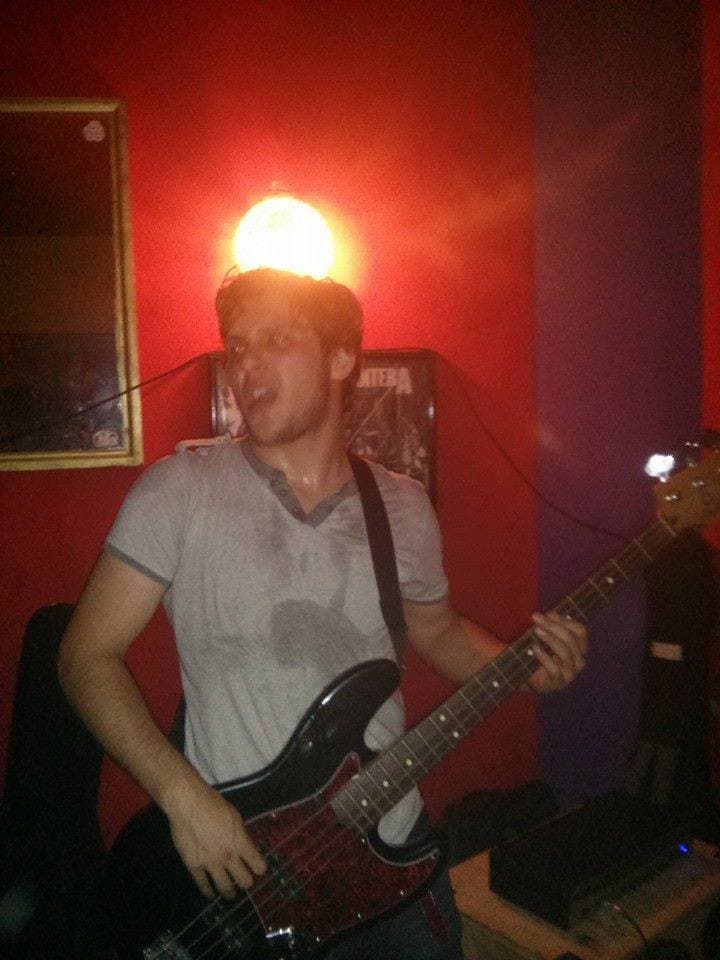 friend_pepe_monroy_bassist gear