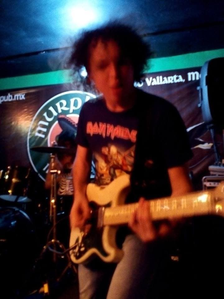 playing_murphys_irish_pub_fender_strat_second_version_corri_2017 gear